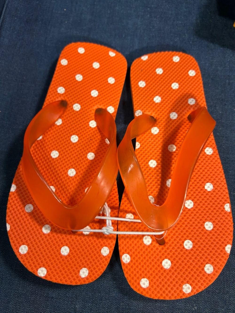 NWOT Polka dot summer flip flops